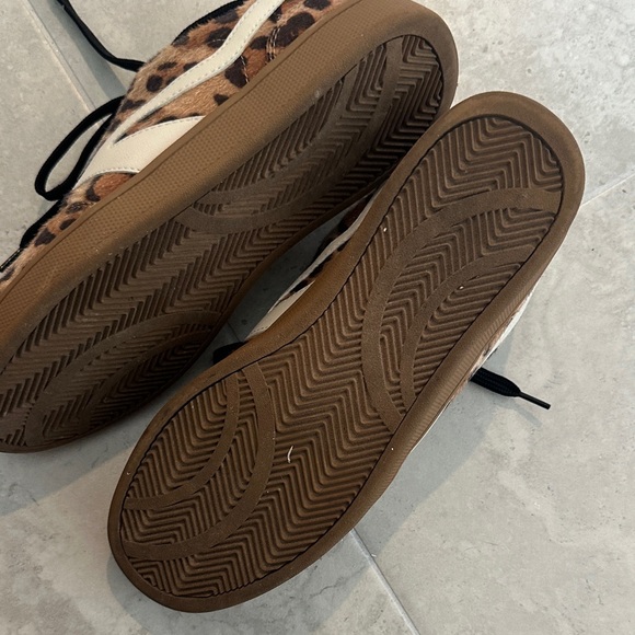 Dolce Vita Leopard-Print Lace-Up Sneakers with Black Laces - Picture 3 of 4